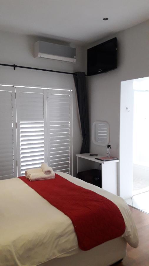 Ahoy Boutique Guest House Порт-Элизабет Экстерьер фото