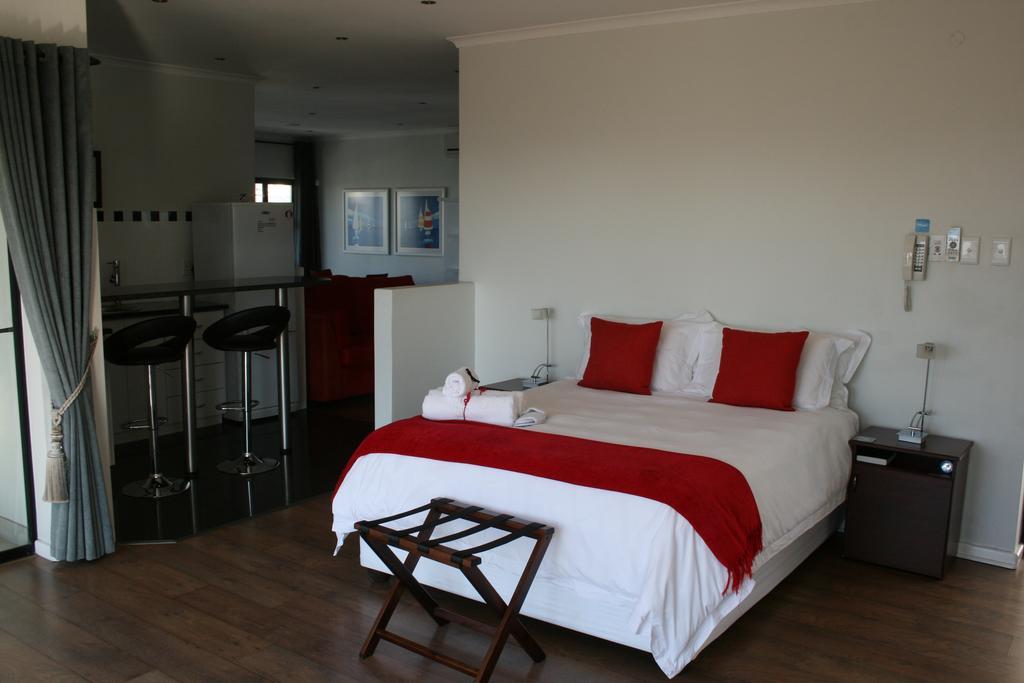 Ahoy Boutique Guest House Порт-Элизабет Экстерьер фото